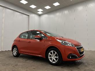 Schadeauto Peugeot 208 1.2 PureTech 5-drs Airco 2016/3