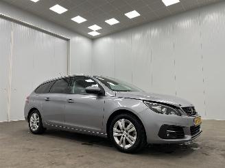 skadebil auto Peugeot 308 SW 1.2 PureTech Executive Panoramadak Navi Clima 2019/8