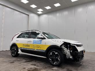 damaged passenger cars Kia Niro DynamicLine 64.8 kWh 2022/8