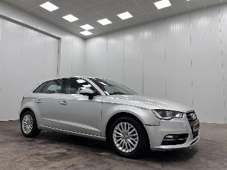 Damaged car Audi A3 Sportback 1.6 TDI Navi Clima 2013/9