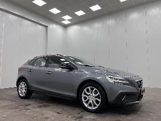Unfallwagen Volvo V-40 Cross Country 2.0 D2 Autom. Navi Clima 2017/3