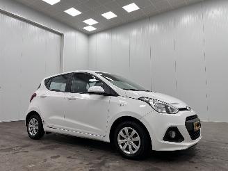 skadebil auto Hyundai I-10 1.0i Go! 5-drs Navi Airco 2014/6