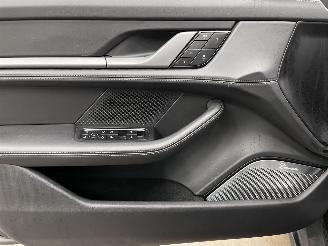 Porsche Taycan 4S Cross Tourismo picture 13