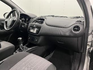 Fiat Punto Evo 0.9 TwinAir Sempre 5-drs Navi Clima picture 12