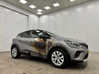 krockskadad bil auto Renault Captur 1.0 TCe 100 Bi-Fuel Zen Airco 2021/12