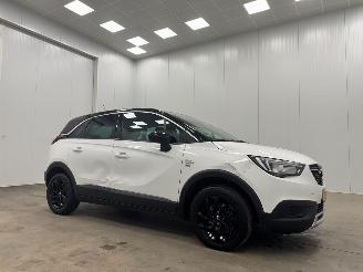 damaged passenger cars Opel Crossland X 1.2 Turbo 120 Jaar Edition Navi Airco 2020/1