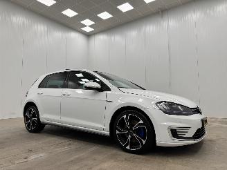 damaged passenger cars Volkswagen Golf 1.4 TSI GTE Panoramadak Navi Clima 2015/1