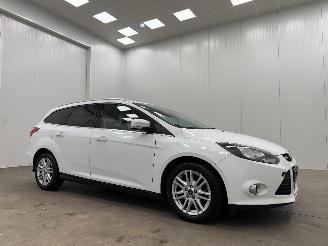 uszkodzony samochody osobowe Ford Focus Wagon 1.0 EcoBoost Edition 2014/6