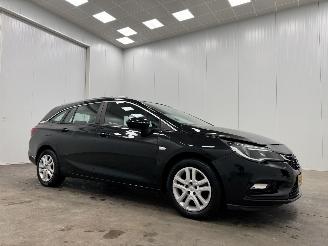 krockskadad bil auto Opel Astra Sport Tourer 1.4 Online Edition Navi Clima 2017/12