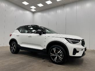 uszkodzony samochody osobowe Volvo XC40 2.0 B4 Autom. Plus Dark Navi Clima 2025/12