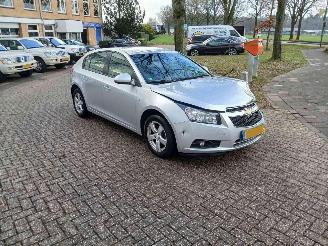 škoda osobní automobily Chevrolet Cruze Cruze (305) Hatchback 1.6 16V VVT (LDE) [91kW] 2012/12