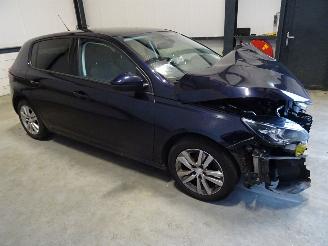 Coche siniestrado Peugeot 308 1.2 THP 2018/7