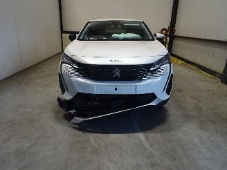 Coche siniestrado Peugeot 3008 1.5 HDI 2021/10