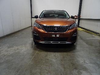 Coche siniestrado Peugeot 3008 1.2 THP 2019/2