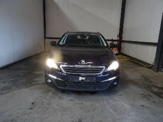 Salvage car Peugeot 308 SW 1.6 BLEU HDI 2015/11