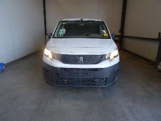 Salvage car Peugeot Partner 1.6 HDI 2022/12