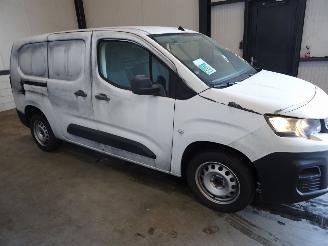 Salvage car Peugeot Partner 1.6 HDI 2022/12