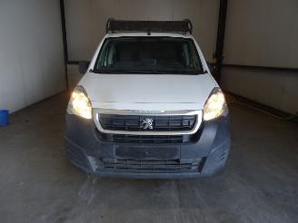 Vrakbiler auto Peugeot Partner 1.6 HDI 2015/6
