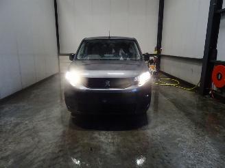 Vrakbiler auto Peugeot Partner 1.5 HDI 2021/3