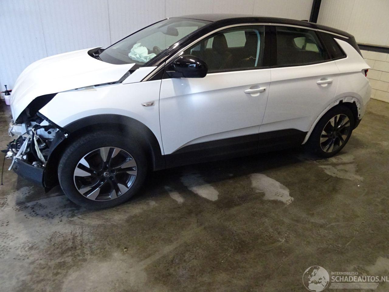 Opel Grandland 1.2 TURBO