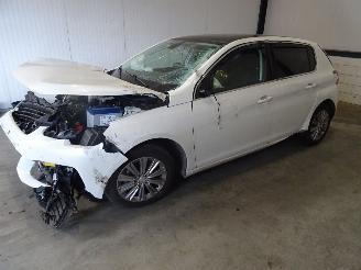 Coche siniestrado Peugeot 308 1.2 THP 2018/9