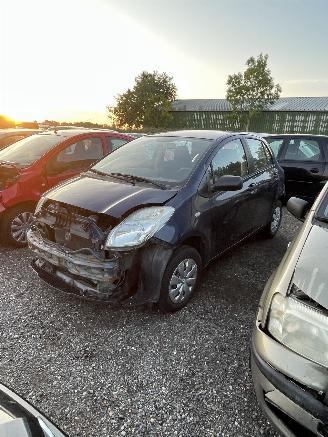 Dezmembrări autoturisme Toyota Yaris 1.0 vvti 2010/1