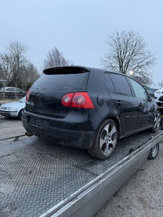Volkswagen Golf 2.0 GTI picture 3