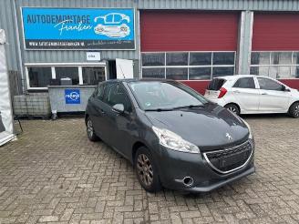 Vrakbiler auto Peugeot 208 208 I (CA/CC/CK/CL), Hatchback, 2012 / 2019 1.2 Vti 12V PureTech 82 2013/4