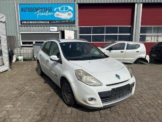 Vrakbiler auto Renault Clio Clio III Estate/Grandtour (KR), Combi, 2007 / 2014 1.2 16V 75 2012/2