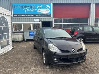 Uttjänta bilar auto Renault Clio Clio III (BR/CR), Hatchback, 2005 / 2014 1.6 16V 2006/6