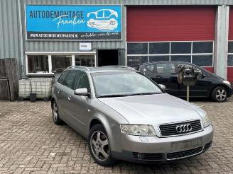 Vrakbiler auto Audi A4 A4 Avant (B6), Combi, 2001 / 2005 2.4 V6 30V 2002/1