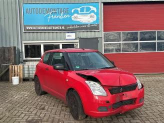 Coche siniestrado Suzuki Swift Swift (ZA/ZC/ZD1/2/3/9), Hatchback, 2005 / 2011 1.3 VVT 16V 2005/7