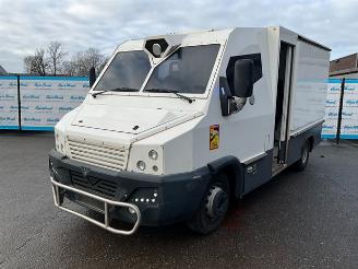 uszkodzony samochody osobowe Iveco Daily 3.0 Waardetransport 2018/2