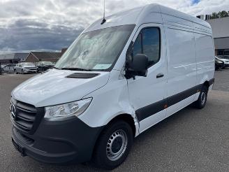 krockskadad bil bedrijf Mercedes Sprinter 317 CDI L2H2 | PRO | Cruise | Camera | Navi | App | 3.5t AHK voorb. 2024/11