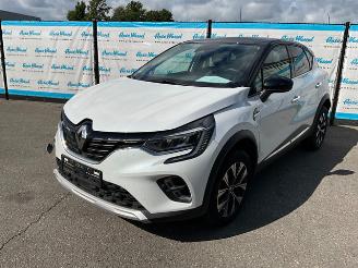 skadebil auto Renault Captur Techno 2023/7