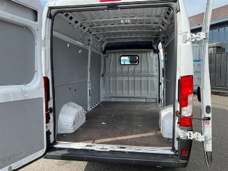 Opel Movano 2.2 L3H2 picture 14