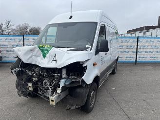 krockskadad bil bedrijf Mercedes Sprinter 317 CDI RWD L2 (907.633) 2023/7