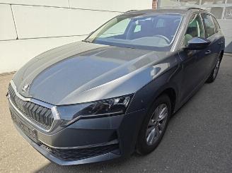 Unfallwagen Skoda Octavia Combi 1.5 TSI mHEV 110 kW Ambition 2026/4