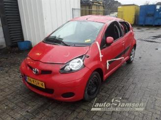 Salvage car Toyota Aygo Aygo (B10), Hatchback, 2005 / 2014 1.0 12V VVT-i 2010/2