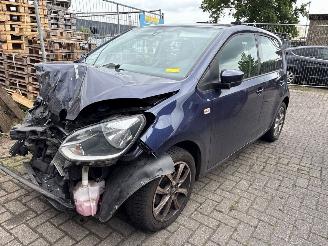 Schadeauto Volkswagen Up!  2015/11