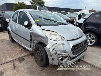Vrakbiler auto Peugeot 107 107, Hatchback, 2005 / 2014 1.0 12V 2013/2