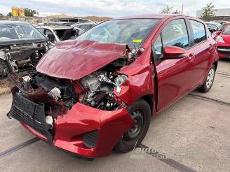 Salvage car Toyota Yaris Yaris III (P13), Hatchback, 2010 / 2020 1.5 16V Hybrid 2013/6