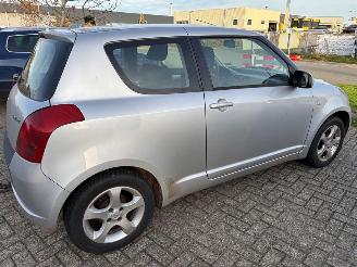 Suzuki Swift  picture 5