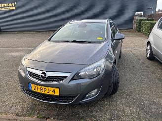 Auto incidentate Opel Astra SPORTS TOURER 2011/6