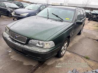 Vrakbiler auto Volvo V-70 V70 (GW/LW/LZ), Combi, 1997 / 2002 2.5 10V 1998/11