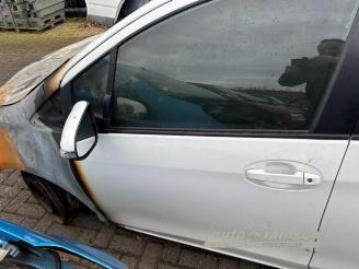 Toyota Yaris Yaris III (P13), Hatchback, 2010 / 2020 1.0 12V VVT-i picture 3