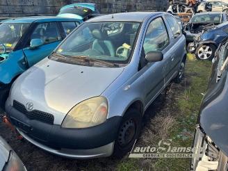 Vrakbiler auto Toyota Yaris Yaris (P1), Hatchback, 1999 / 2005 1.0 16V VVT-i 2001/1