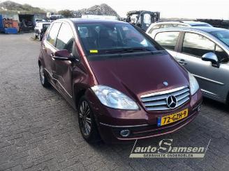 Coche siniestrado Mercedes A-klasse A (W169), Hatchback, 2004 / 2012 1.7 A-170 5-Drs. 2008/10