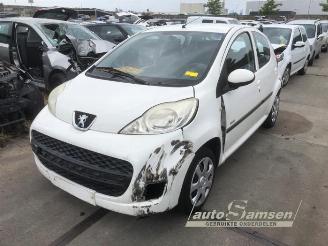 Coche siniestrado Peugeot 107 107, Hatchback, 2005 / 2014 1.0 12V 2011/2