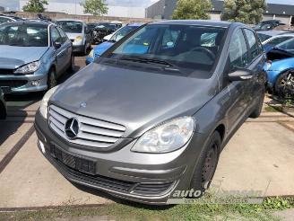Salvage car Mercedes B-klasse B (W245), Hatchback, 2005 / 2011 1.5 B-150 16V 2008/5